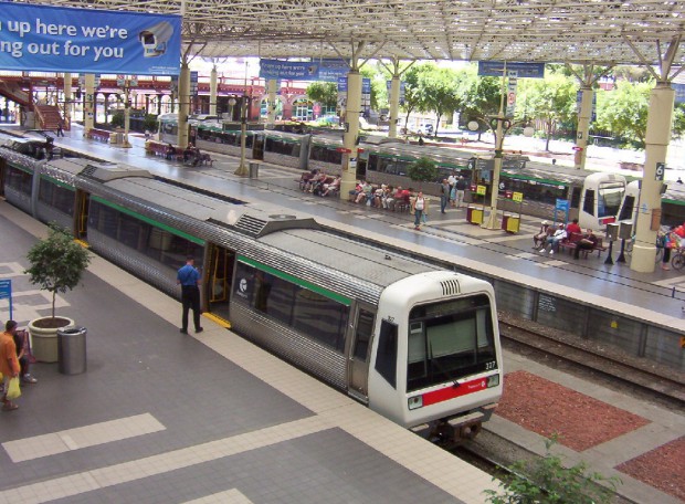 Perth_station_platform2